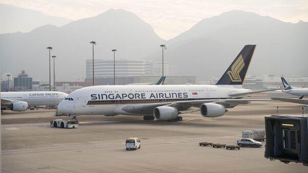 One dead, 30 injured after Singapore Airlines flight from Heathrow hit by ‘severe turbulence’