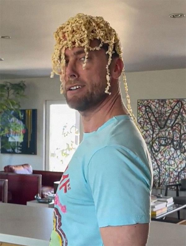 “The Best Parody”: Lance Bass Is Praised For Imitating Justin Timberlake’s “It’s Go<em></em>nna Be May”