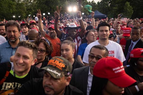 Do<em></em>nald Trump holds a rally in the South Bronx in bid to woo home town