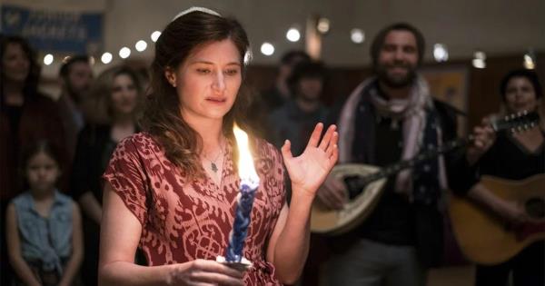 1280_kathryn_hahn_transparent_amazon