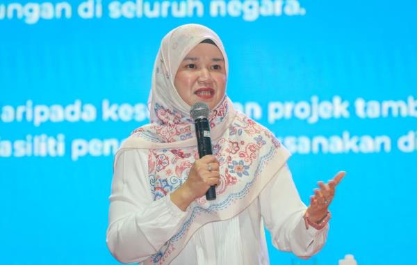 Fadhlina:  Round table discussion to be held natio<em></em>nwide to improve quality of education