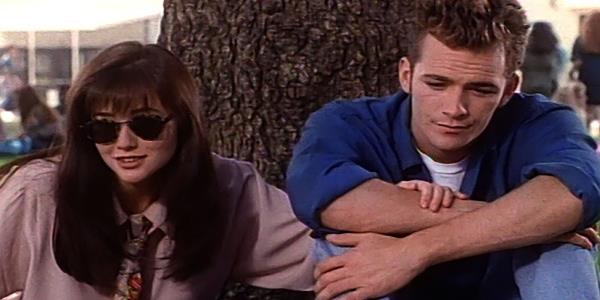 Luke Perry as Dylan McKay with Shannen Doherty as Brenda in Beverly Hills 90210