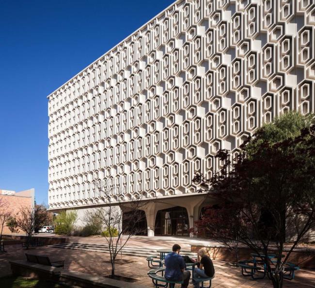 19-intriguing-facts-a<em></em>bout-pollak-library